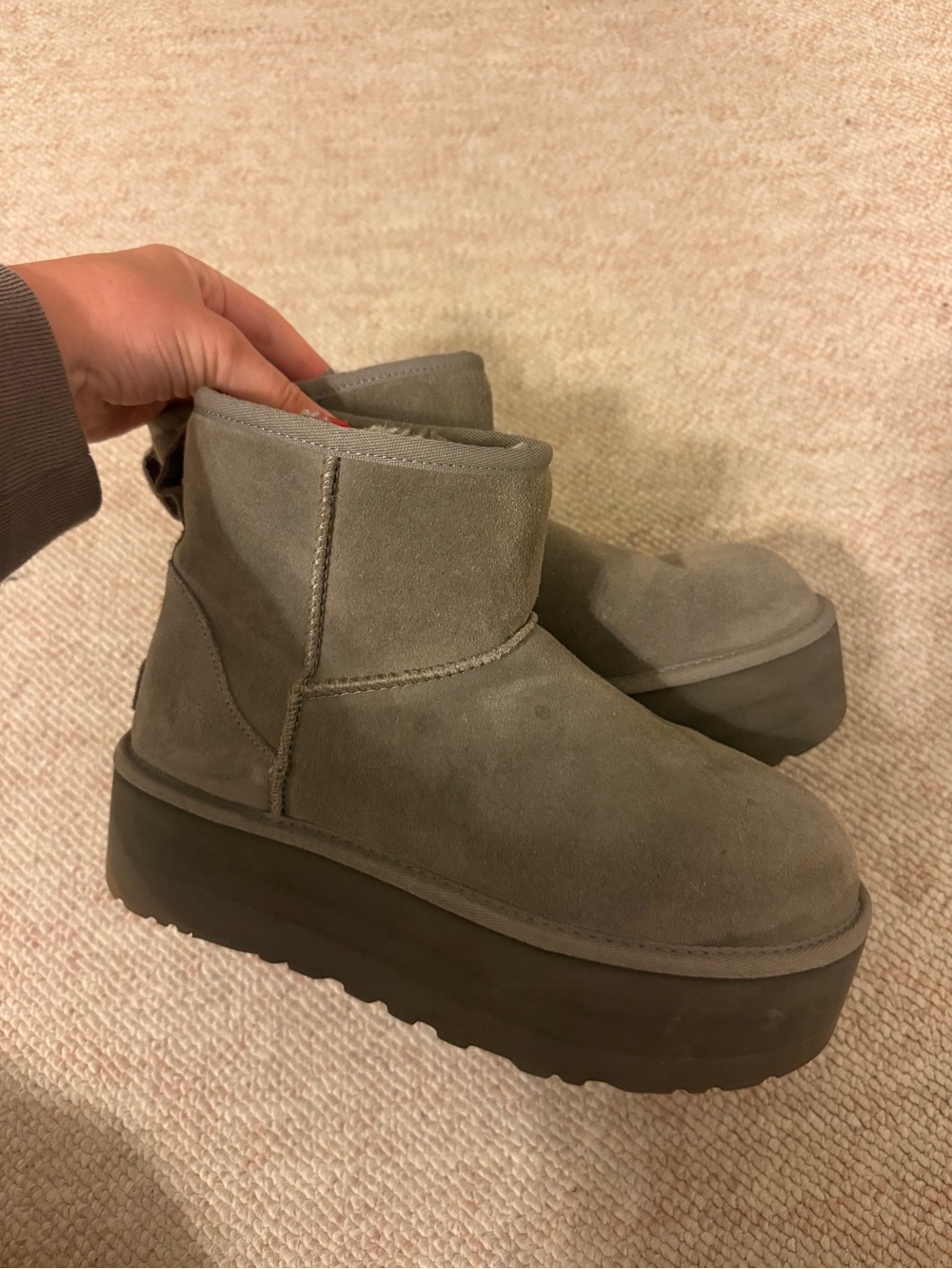 Platform UGGs - Picture 2 of 5